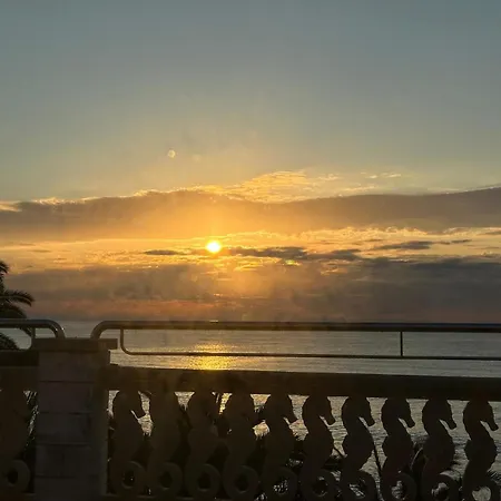 Atico La Piramide En Primera 1º Linea De Mar Apartamento Vinarós